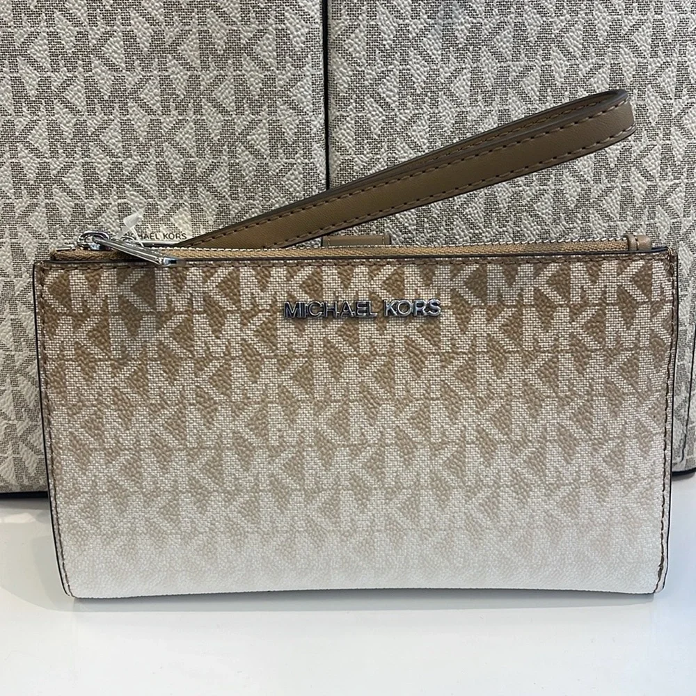 MICHAEL KORS
Jet Set Large Logo Signature Double-Zip Wristlet-Wallet-Phone Case - Picture 10 of 16